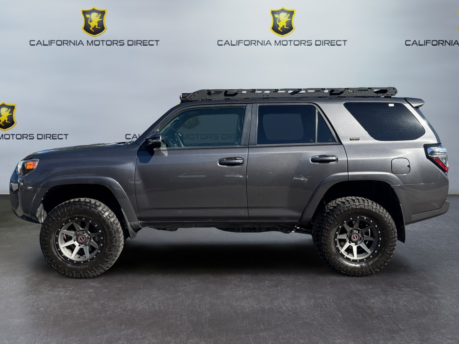 Used 2023 Toyota 4Runner SR5 Premium AWD/4WD image 2