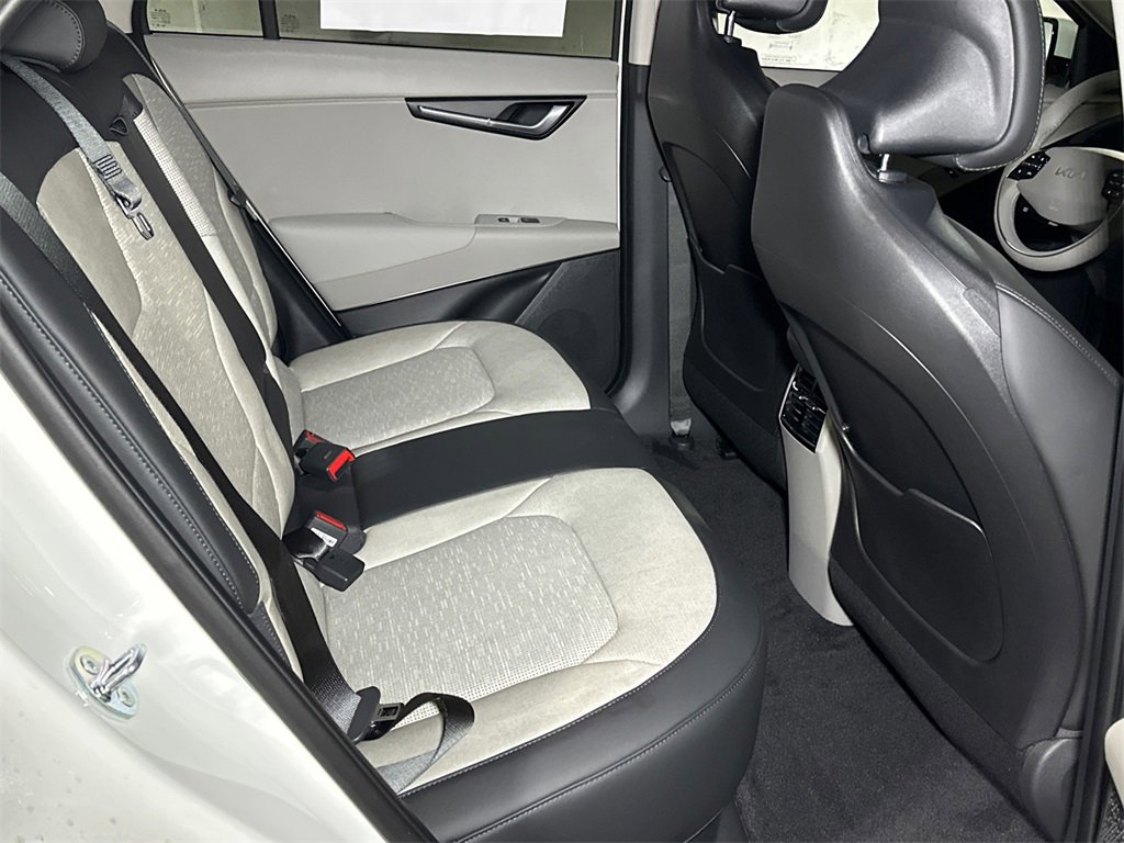 New 2025 Kia Niro Wave w/ Wave Preserve Package image 15