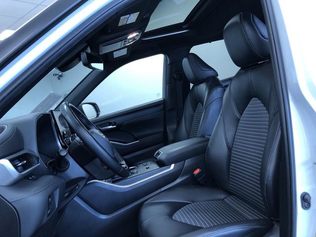 Used 2023 Toyota Highlander XSE image 21
