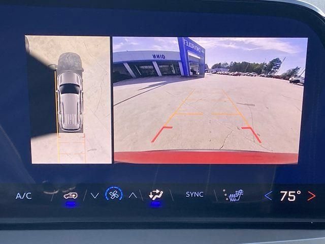 New 2026 Chevrolet Traverse LT w/ Driver Confidence Package FWD image 12