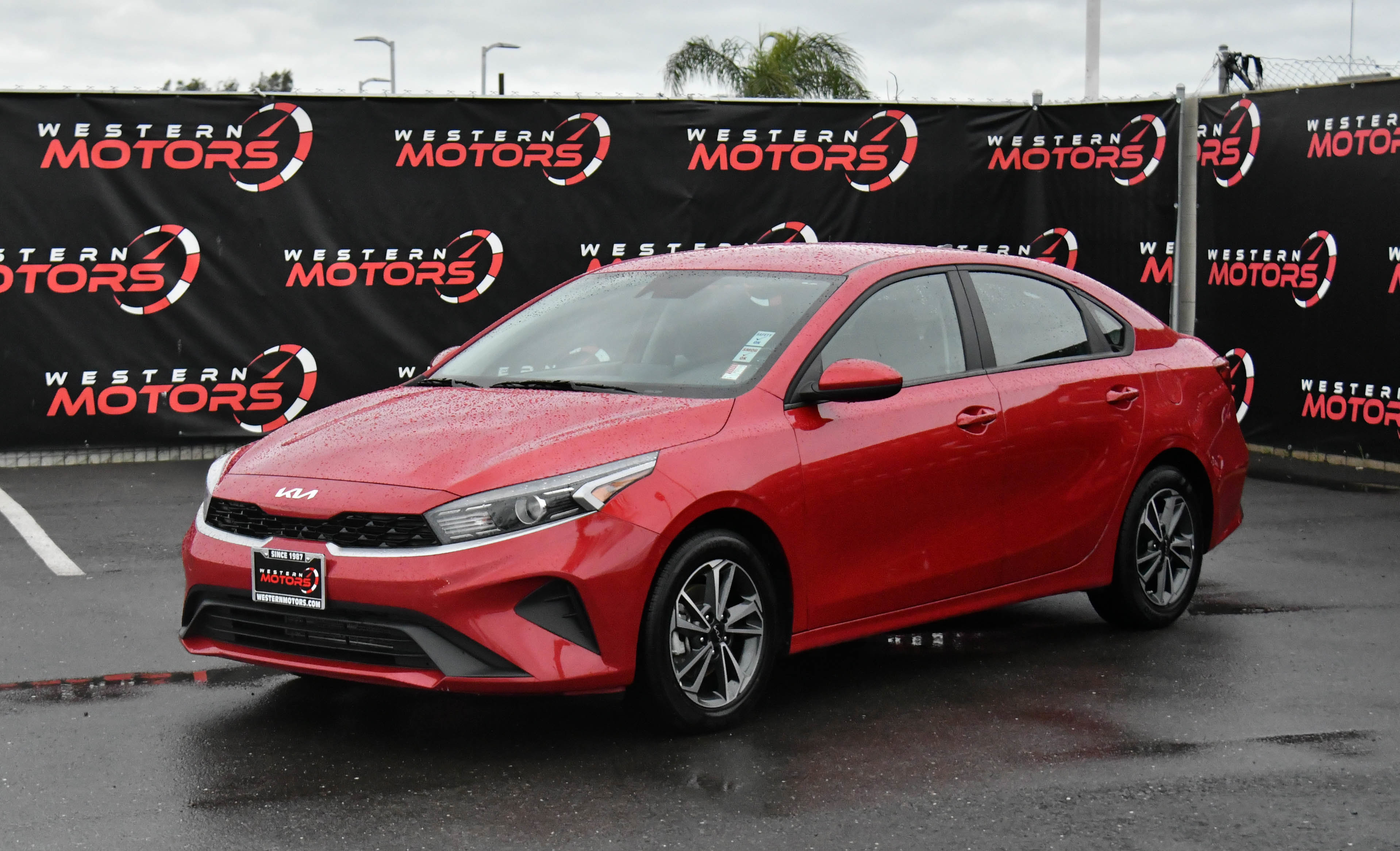 Used 2024 Kia Forte LXS image 3