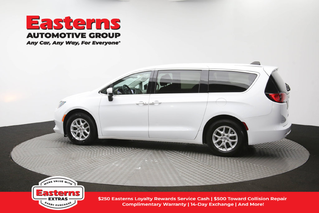 Used 2022 Chrysler Voyager LX FWD image 61