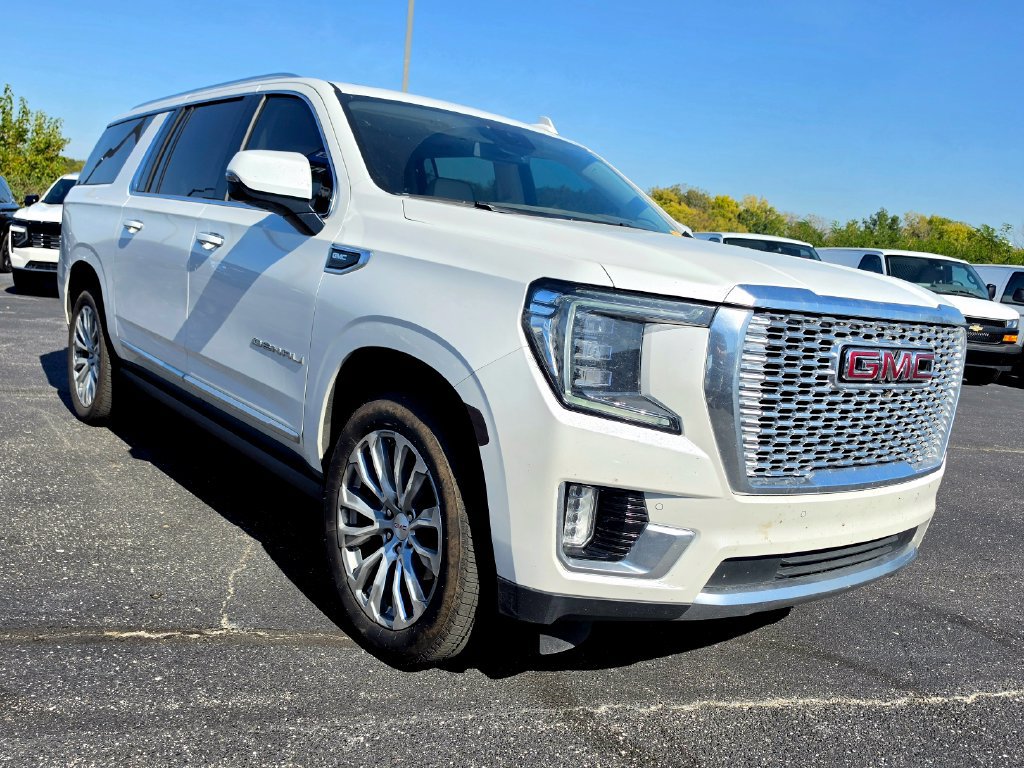 Used 2024 GMC Yukon XL Denali AWD/4WD image 14
