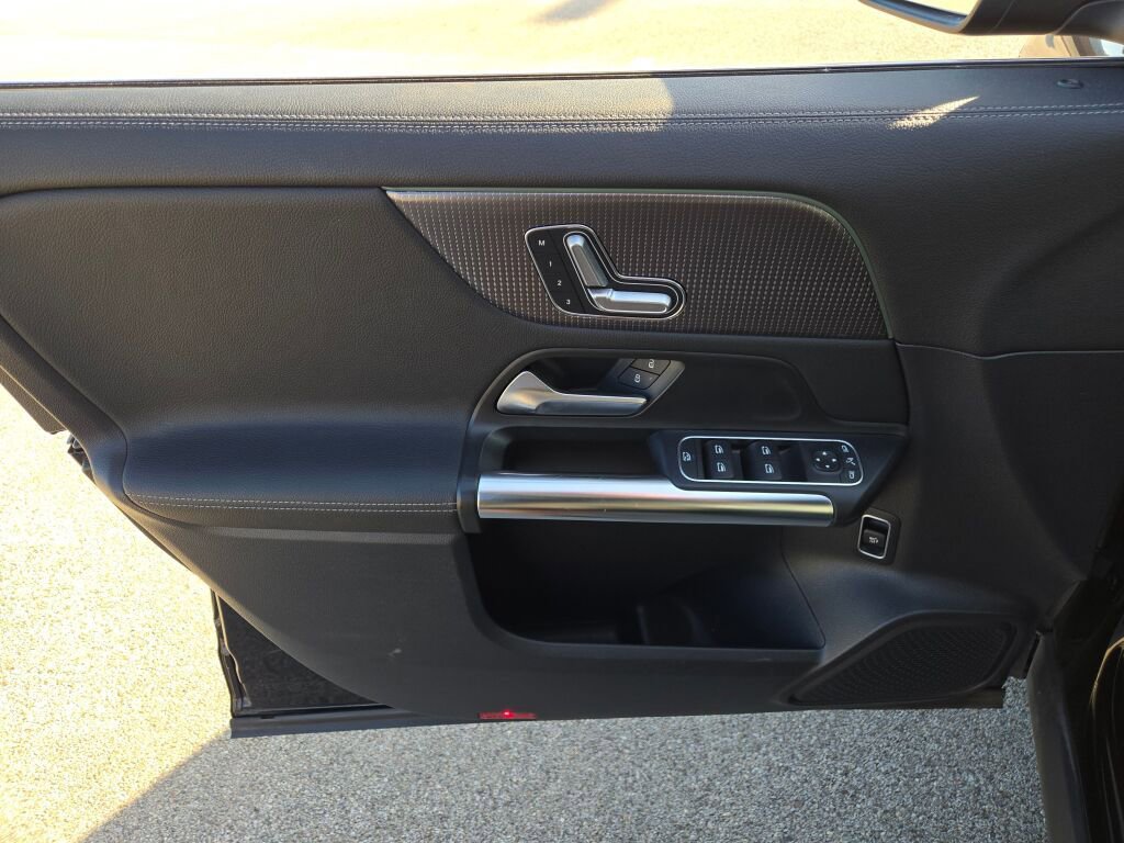 Used 2022 Mercedes-Benz GLA 250 image 21