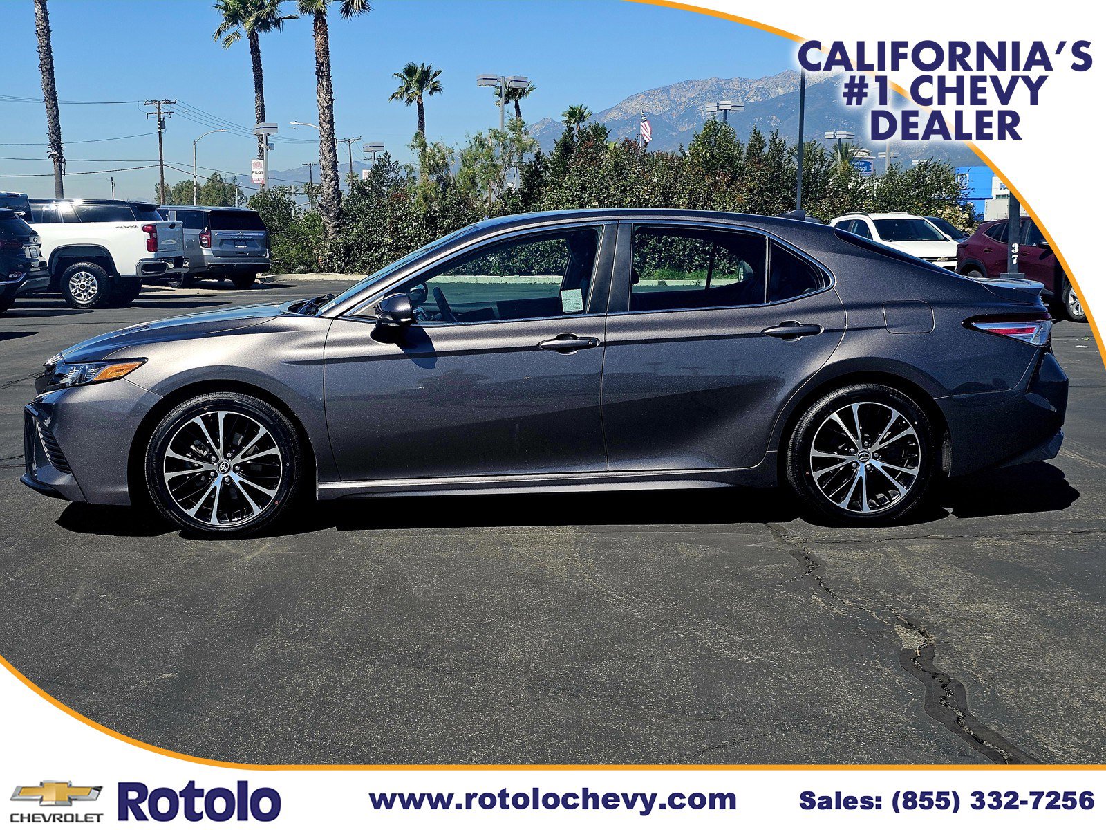 Used 2020 Toyota Camry SE w/ Carpet Mat Package image 4