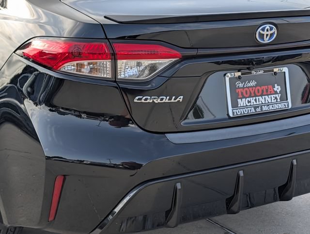 Certified 2025 Toyota Corolla SE w/ SE Premium Package FWD image 7