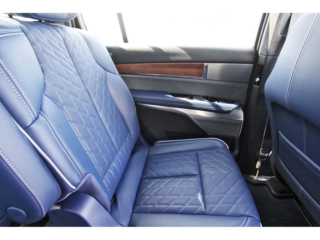New 2026 Cadillac Vistiq Premium Luxury AWD/4WD image 11