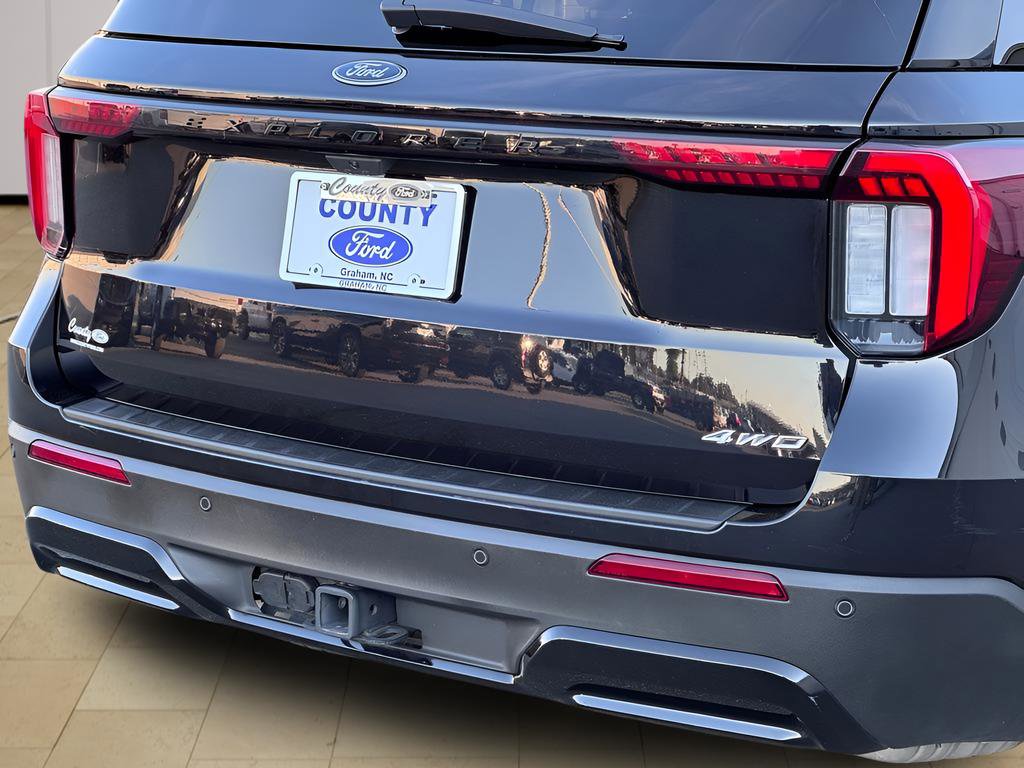 Used 2025 Ford Explorer ST-Line w/ ST-Line Street Pack AWD/4WD image 35