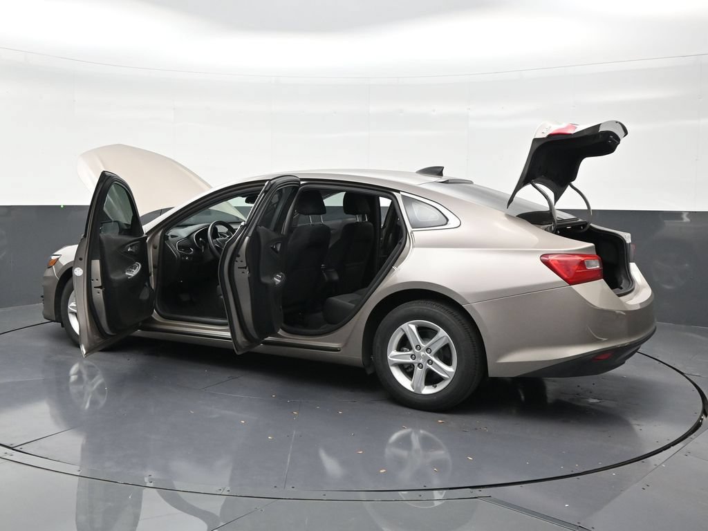 Used 2025 Chevrolet Malibu LS FWD image 32