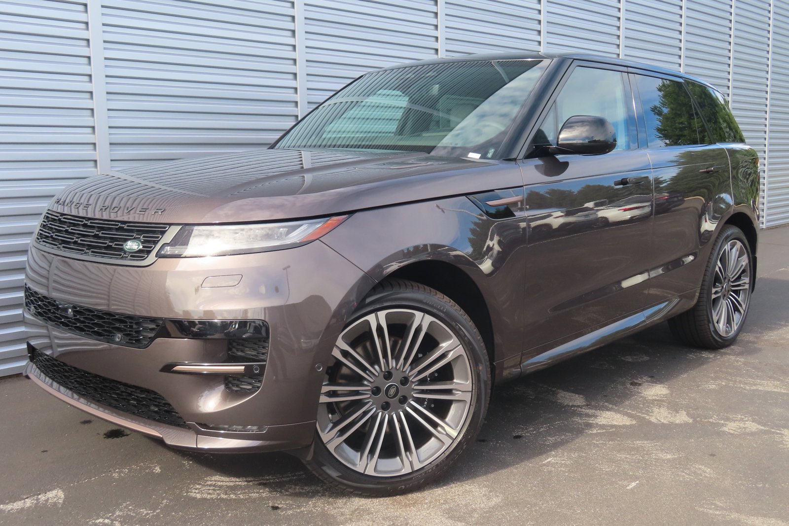 New 2024 Land Rover Range Rover Sport Dynamic SE