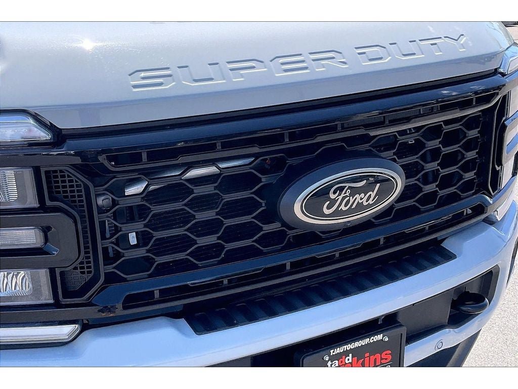 Used 2025 Ford F350 Lariat w/ Lariat Ultimate Package AWD/4WD image 32