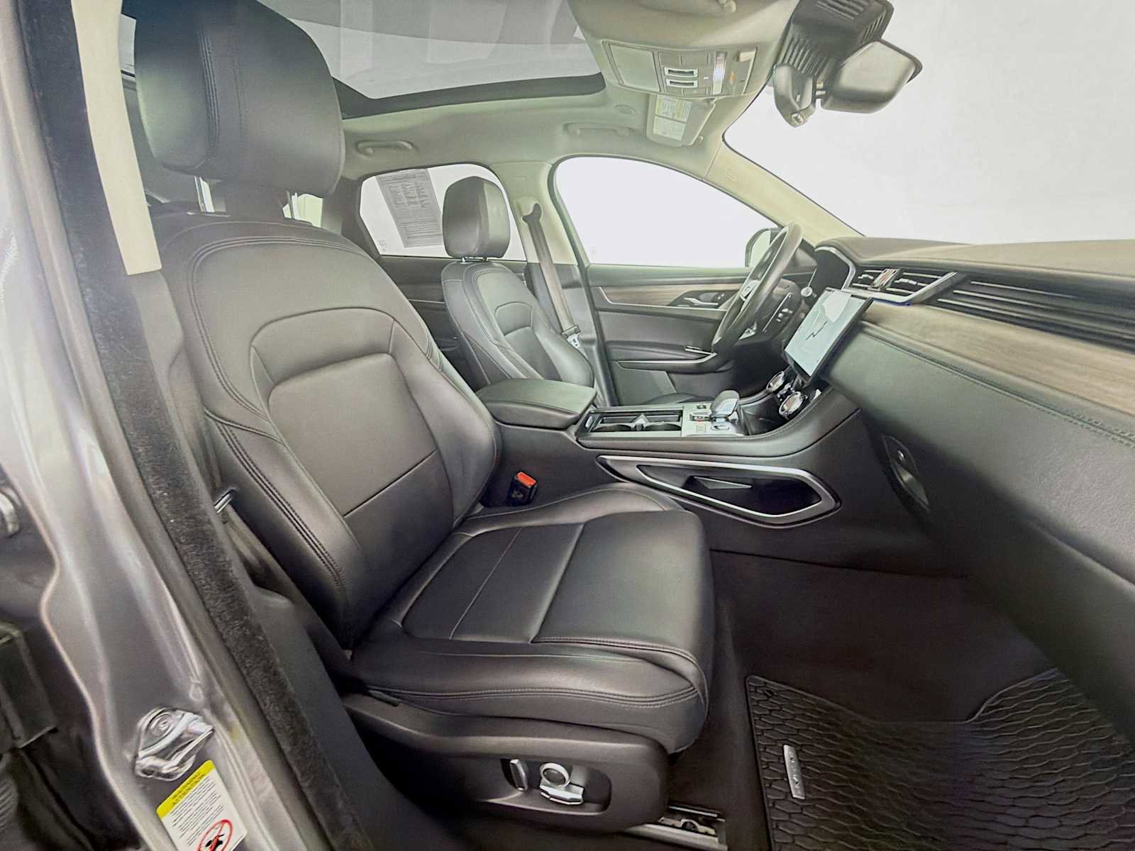 Used 2021 Jaguar F-PACE AWD/4WD image 29