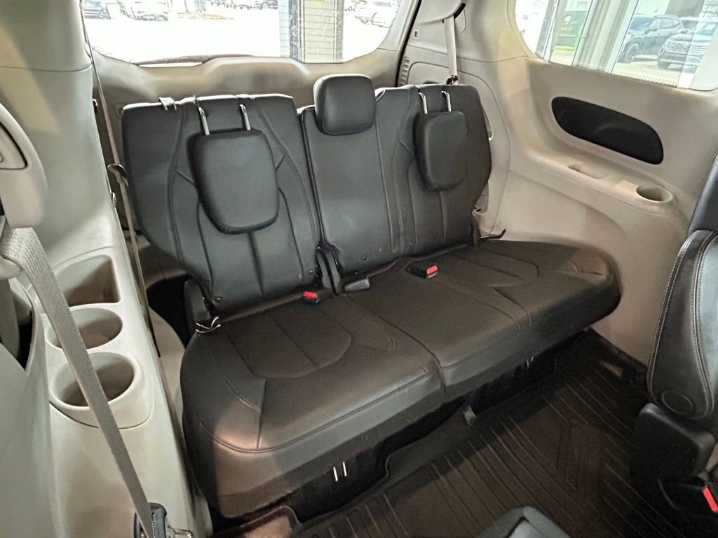 Used 2020 Chrysler Pacifica Touring-L Plus FWD image 42