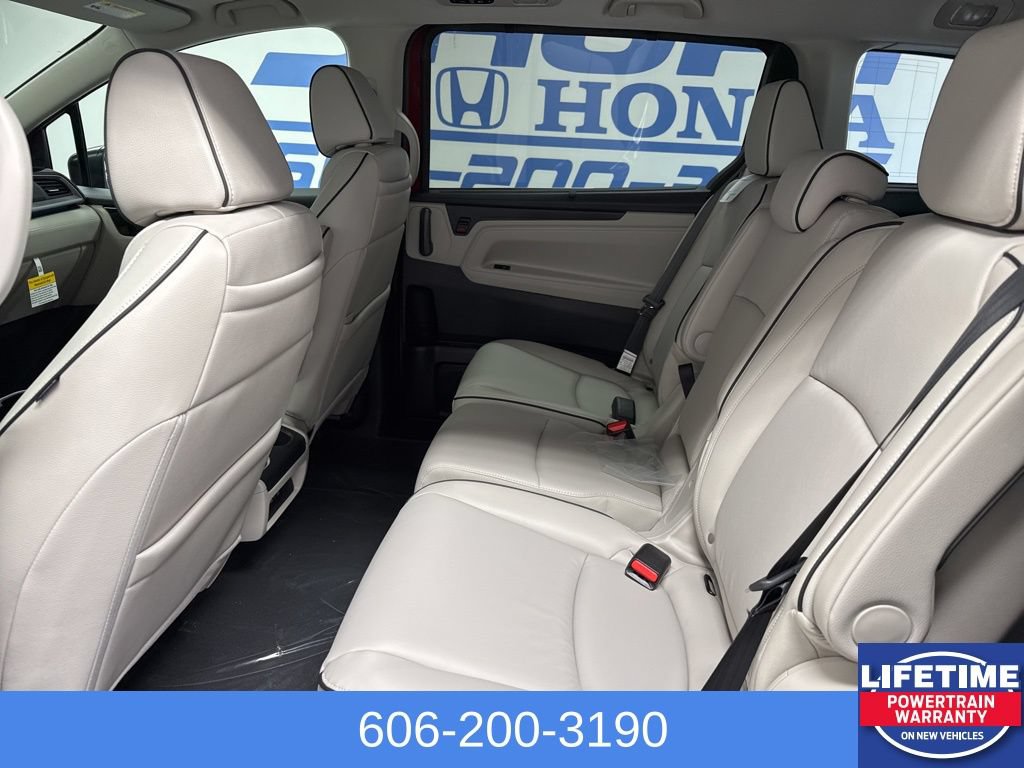 New 2026 Honda Odyssey Touring image 15