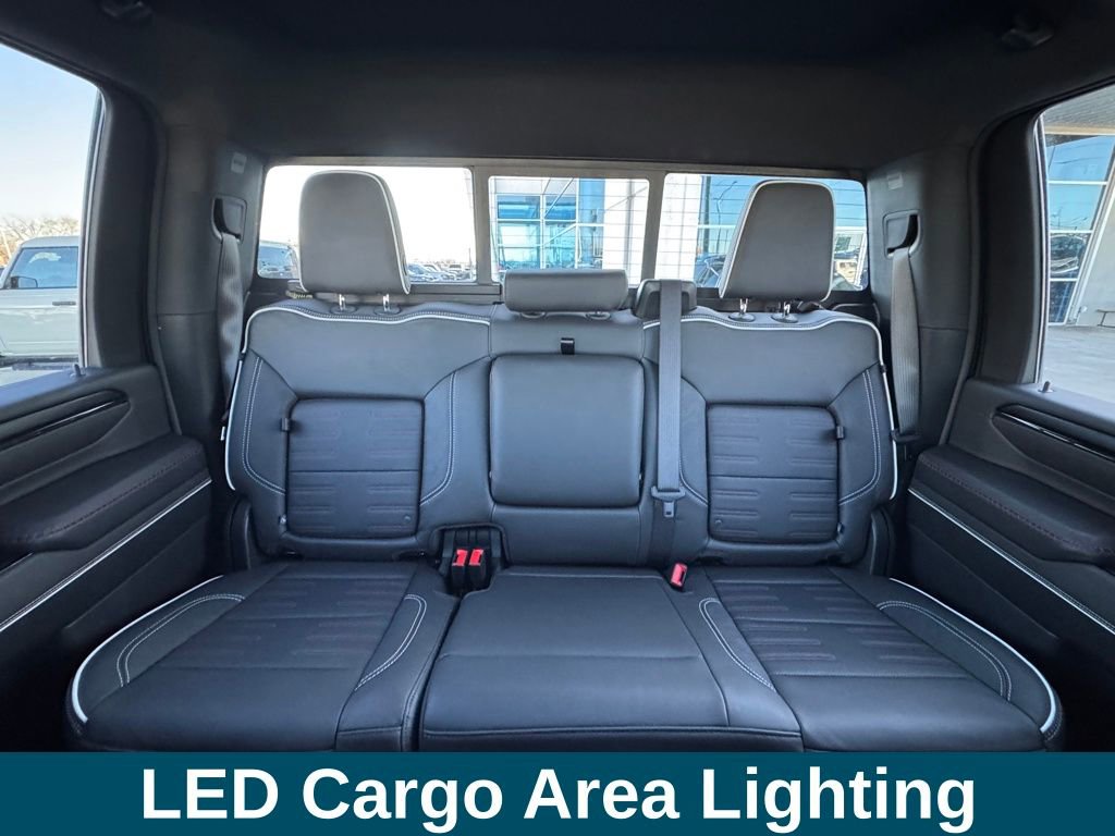 Used 2025 GMC Sierra 2500 AT4X image 28