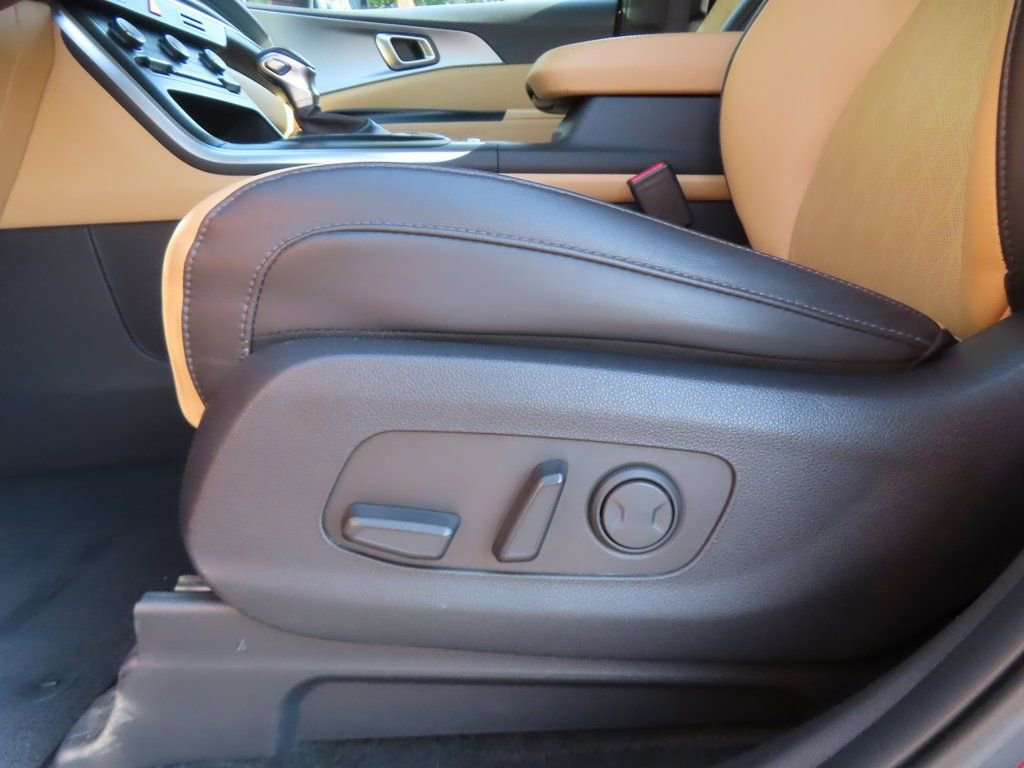 Used 2024 Kia Carnival LX FWD image 7