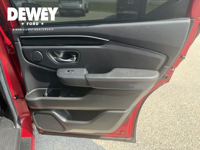 Used 2025 Honda Pilot Black Edition image 37