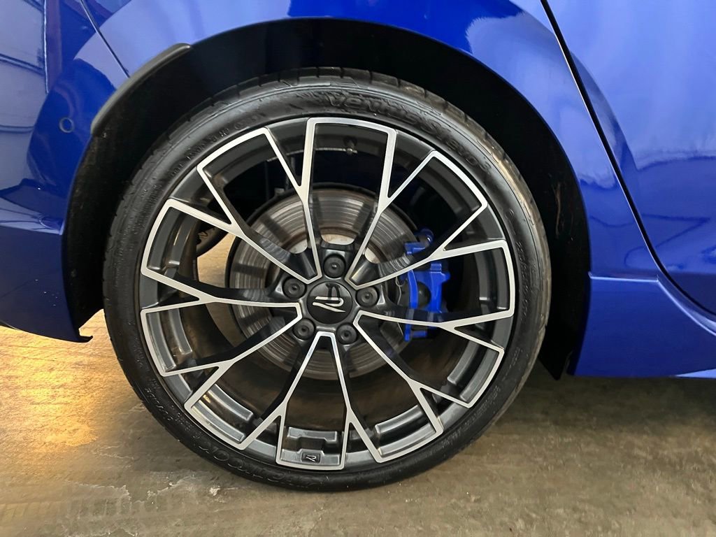 Certified 2025 Volkswagen Golf w/ Euro Stye Package image 31