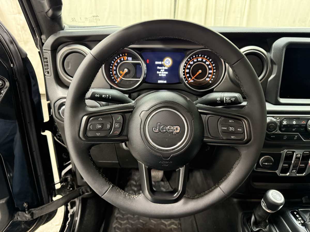 Used 2023 Jeep Gladiator Sport image 11