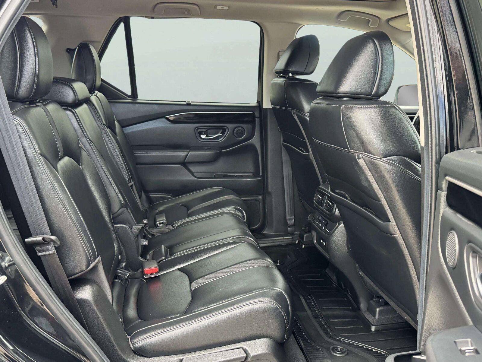 Used 2023 Honda Pilot Touring image 35