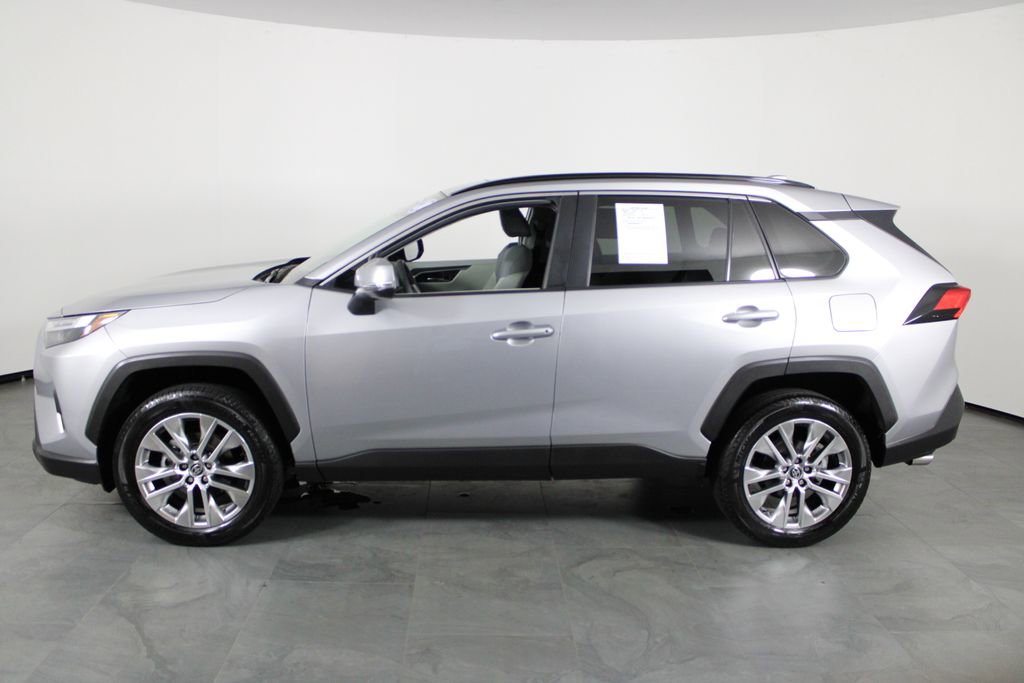 Used 2024 Toyota RAV4 XLE Premium image 9