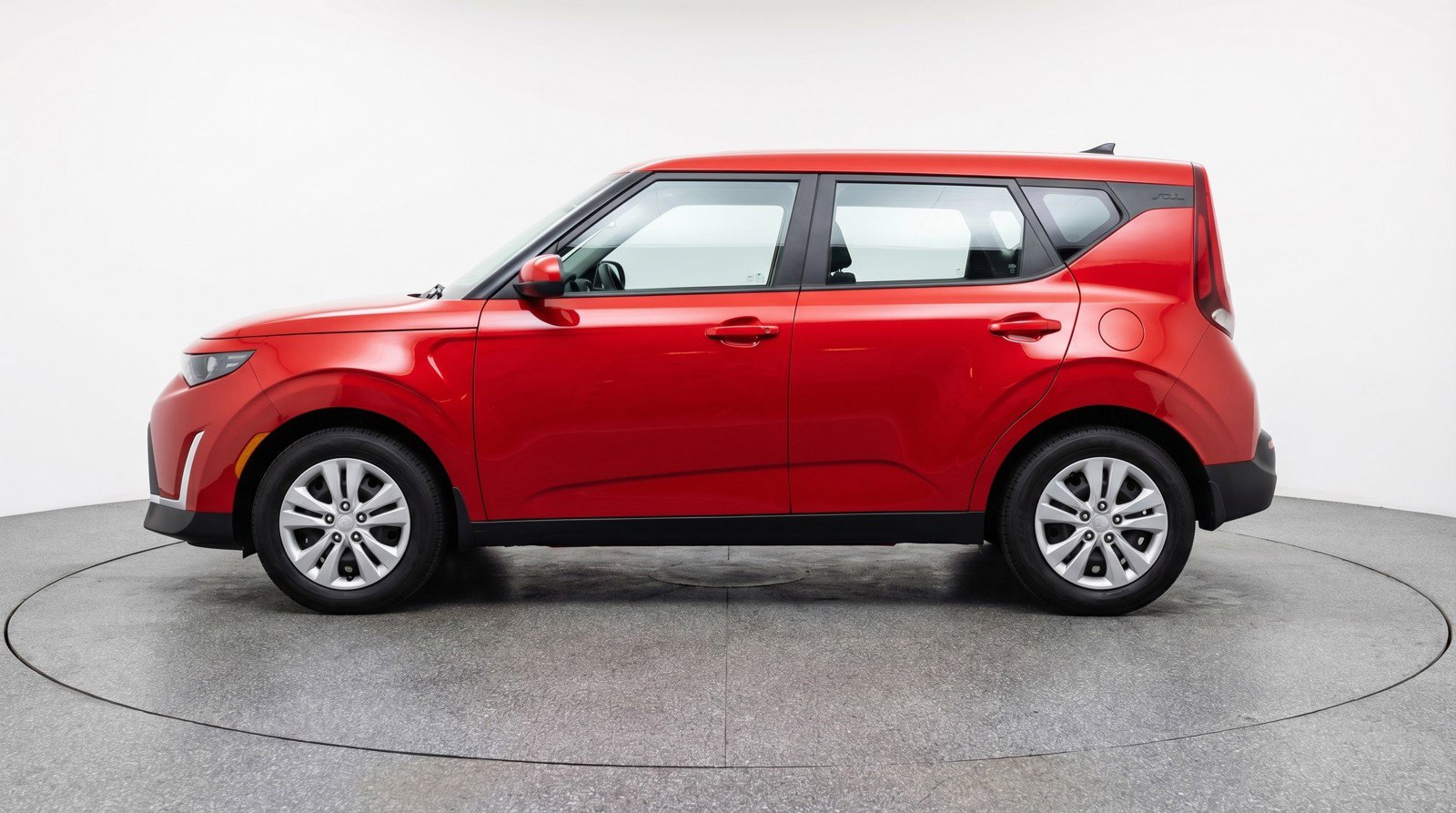 Used 2025 Kia Soul LX image 5