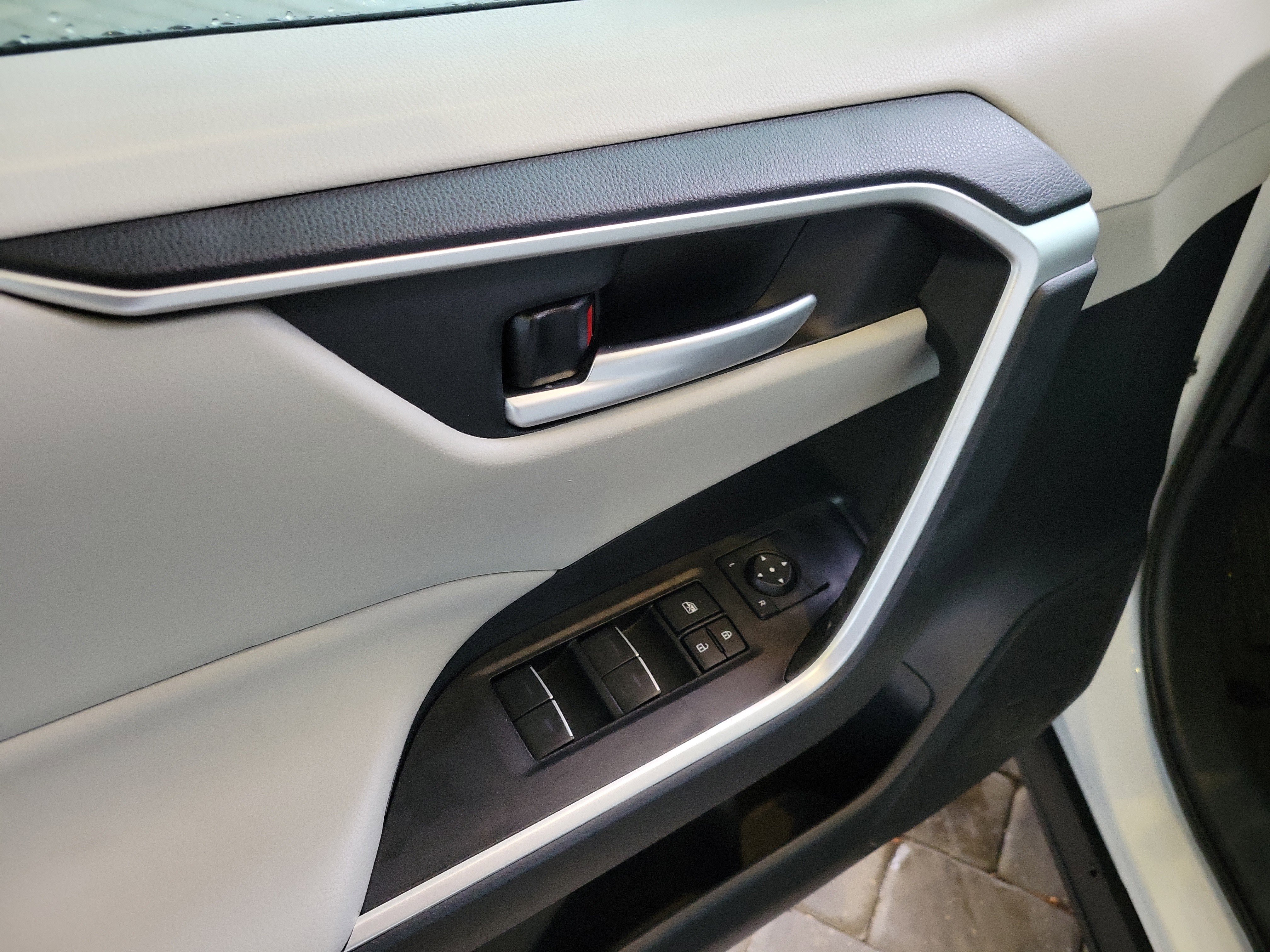 Certified 2025 Toyota RAV4 XLE Premium image 11