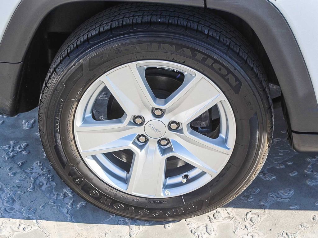 Used 2022 Jeep Compass Latitude image 9