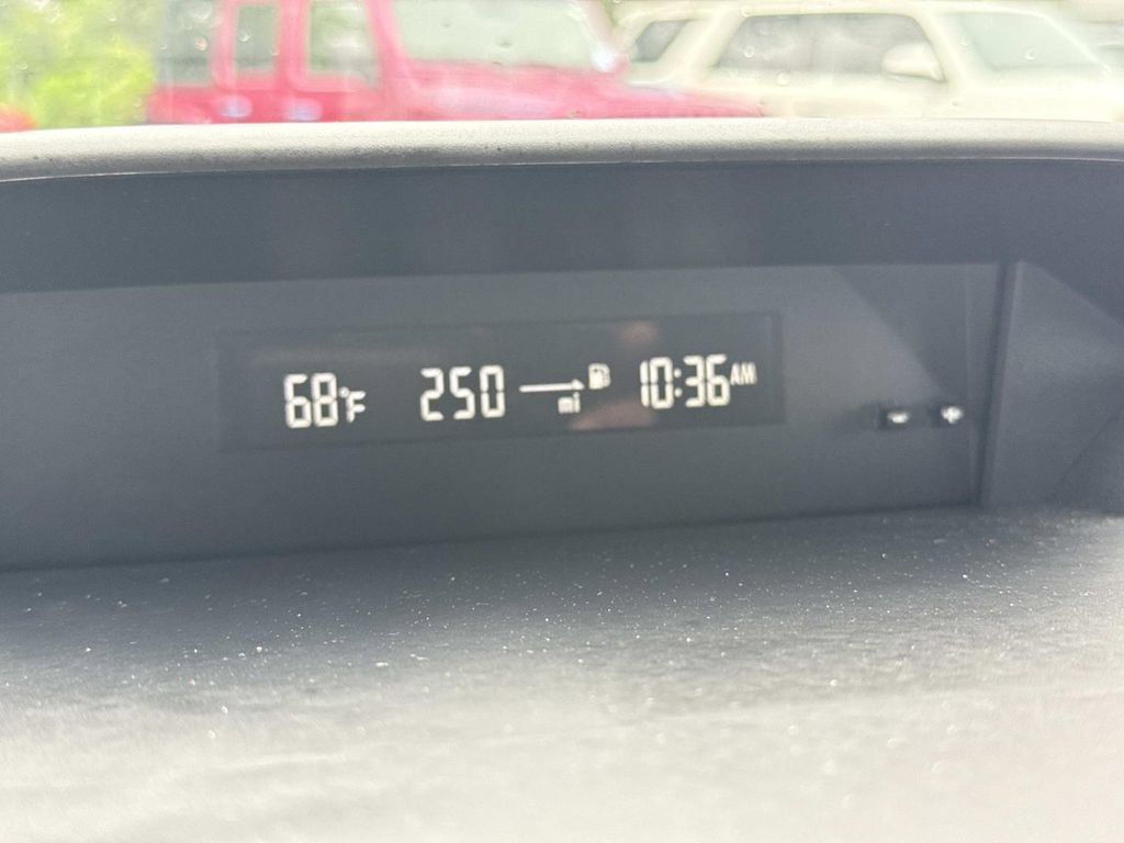 Used 2018 Subaru Crosstrek 2.0i Premium w/ Eyesight System image 28