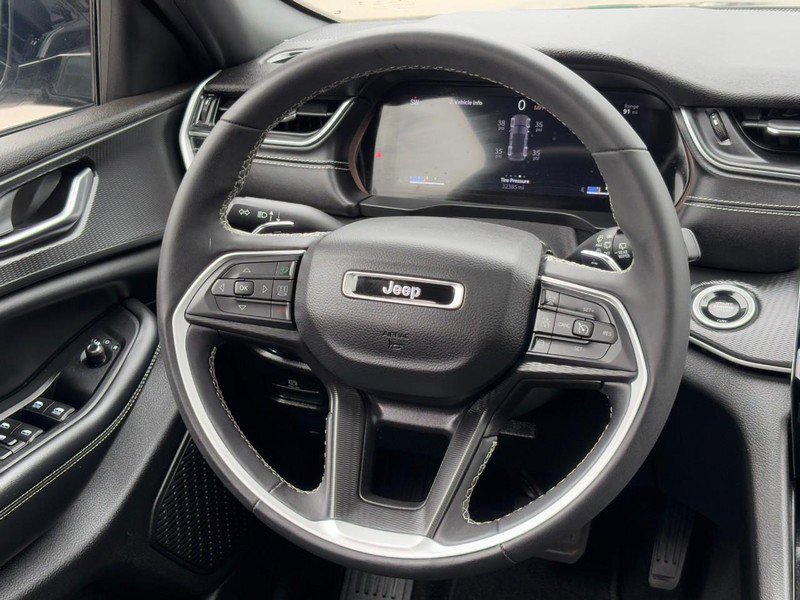 Used 2023 Jeep Grand Cherokee Altitude AWD/4WD image 13