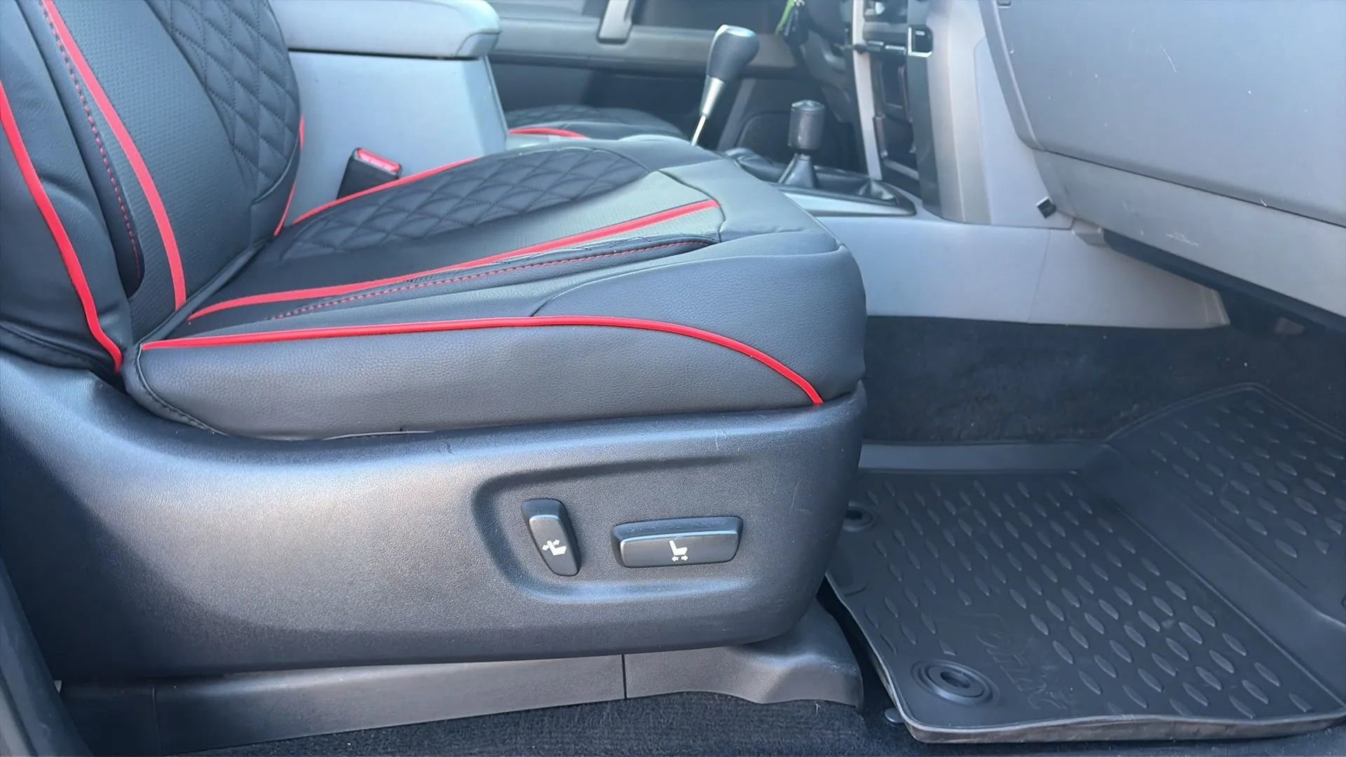 Used 2011 Toyota 4Runner SR5 image 30