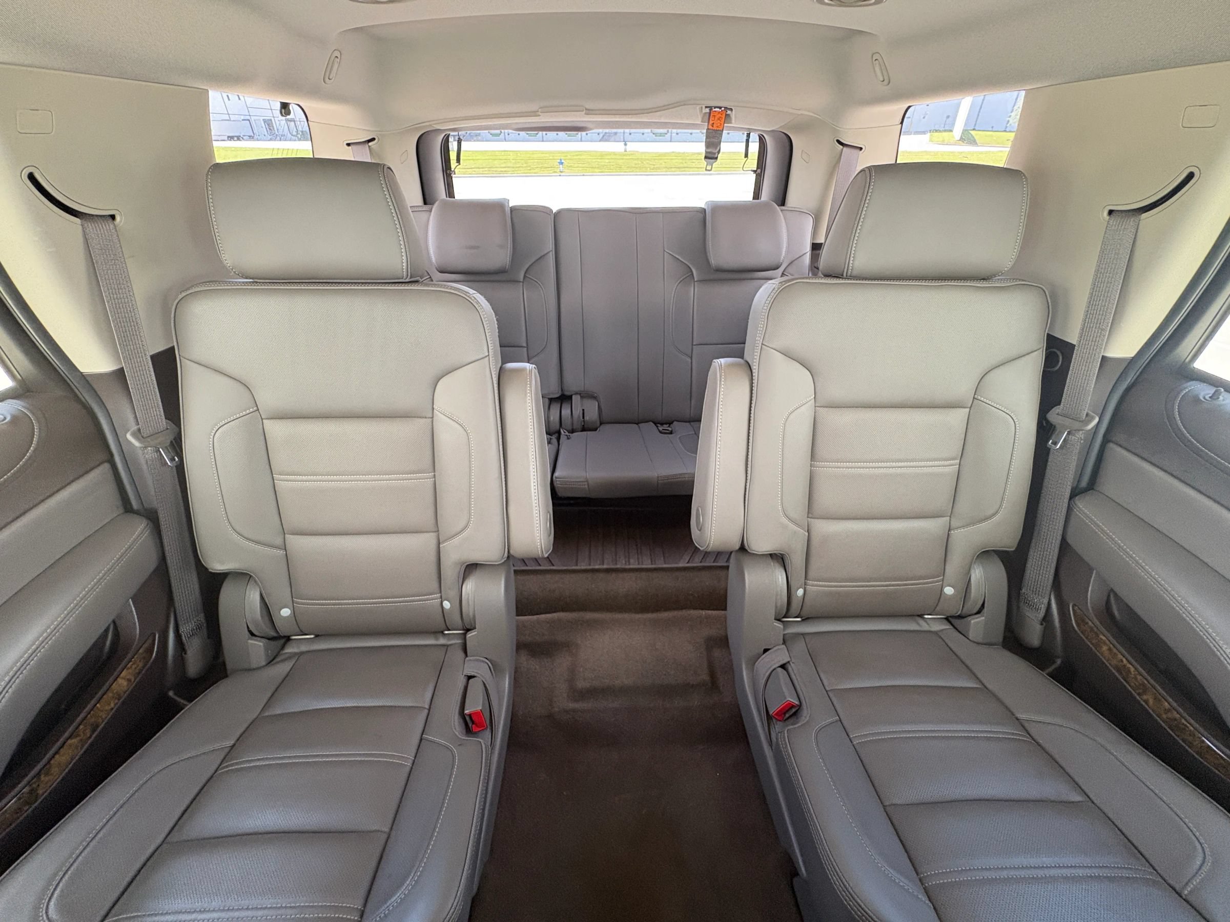 Used 2015 GMC Yukon Denali w/ Enhanced Security Package AWD/4WD image 19