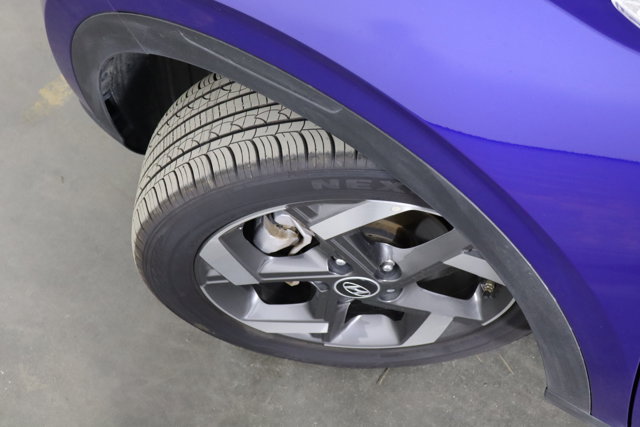 Used 2025 Hyundai Venue SEL FWD image 36