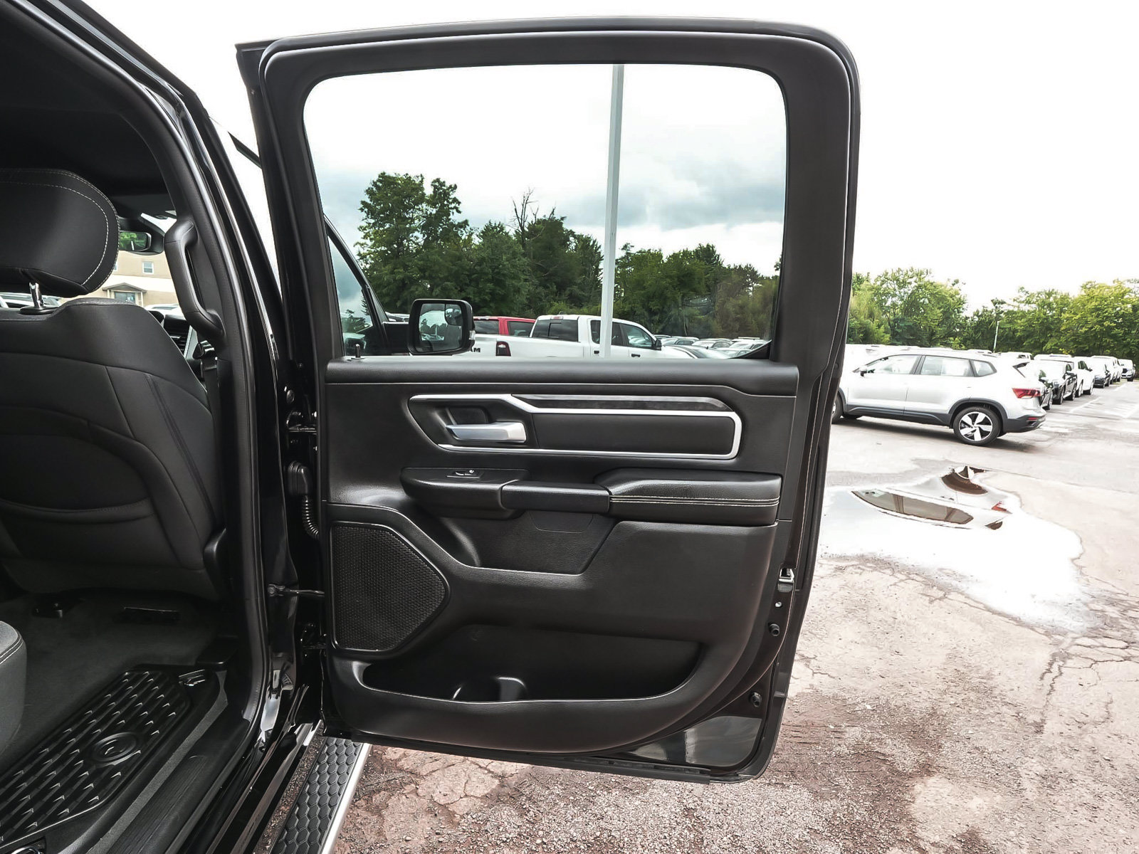 Used 2023 RAM 1500 Big Horn AWD/4WD image 14