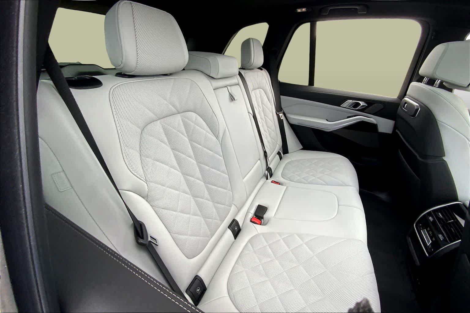 Used 2026 BMW X5 sDrive40i w/ Climate Comfort Package RWD image 19