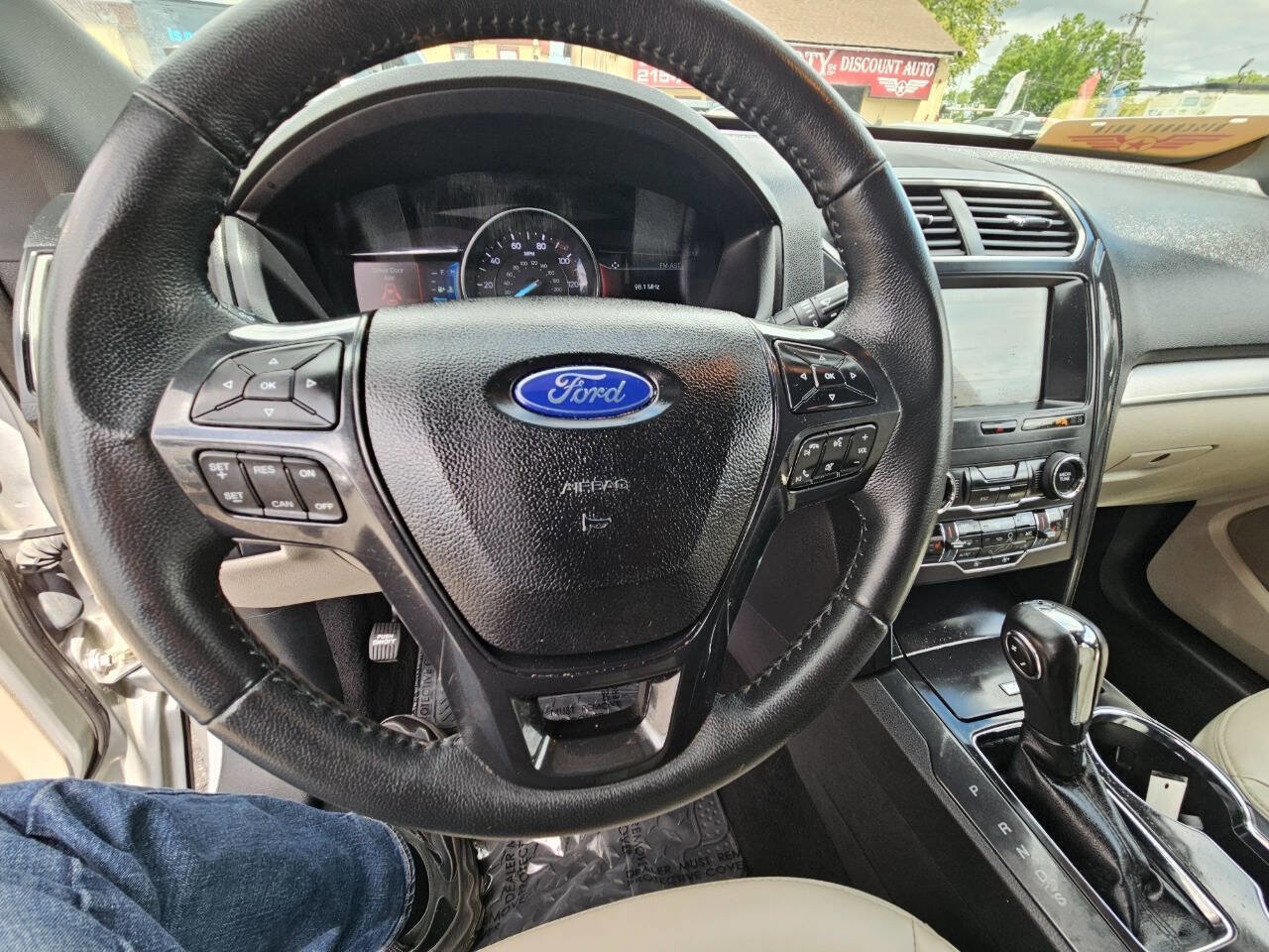 Used 2017 Ford Explorer Platinum AWD/4WD image 15