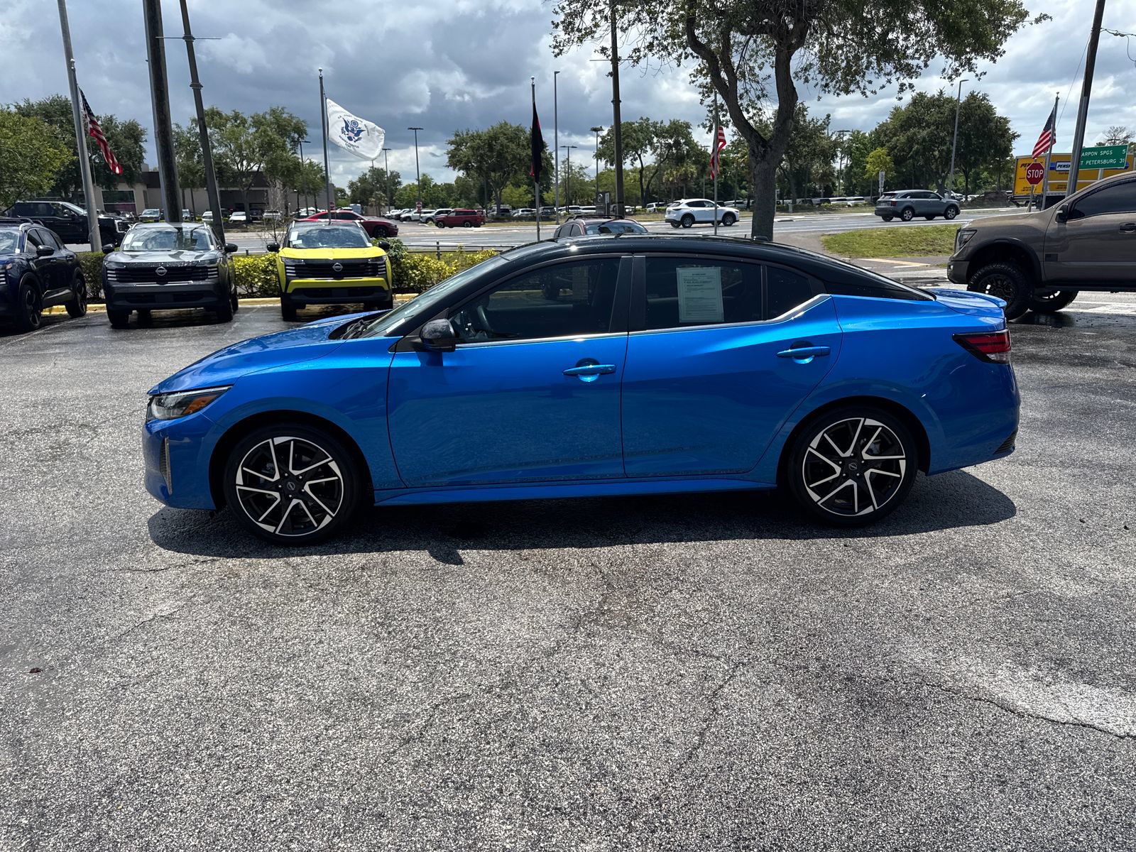 Certified 2025 Nissan Sentra SR FWD image 18