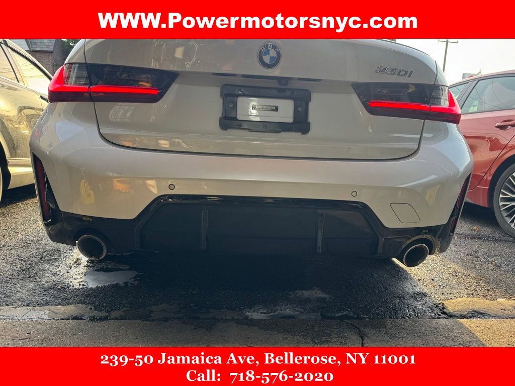 Used 2023 BMW 330i Sedan w/ M Sport Package image 11