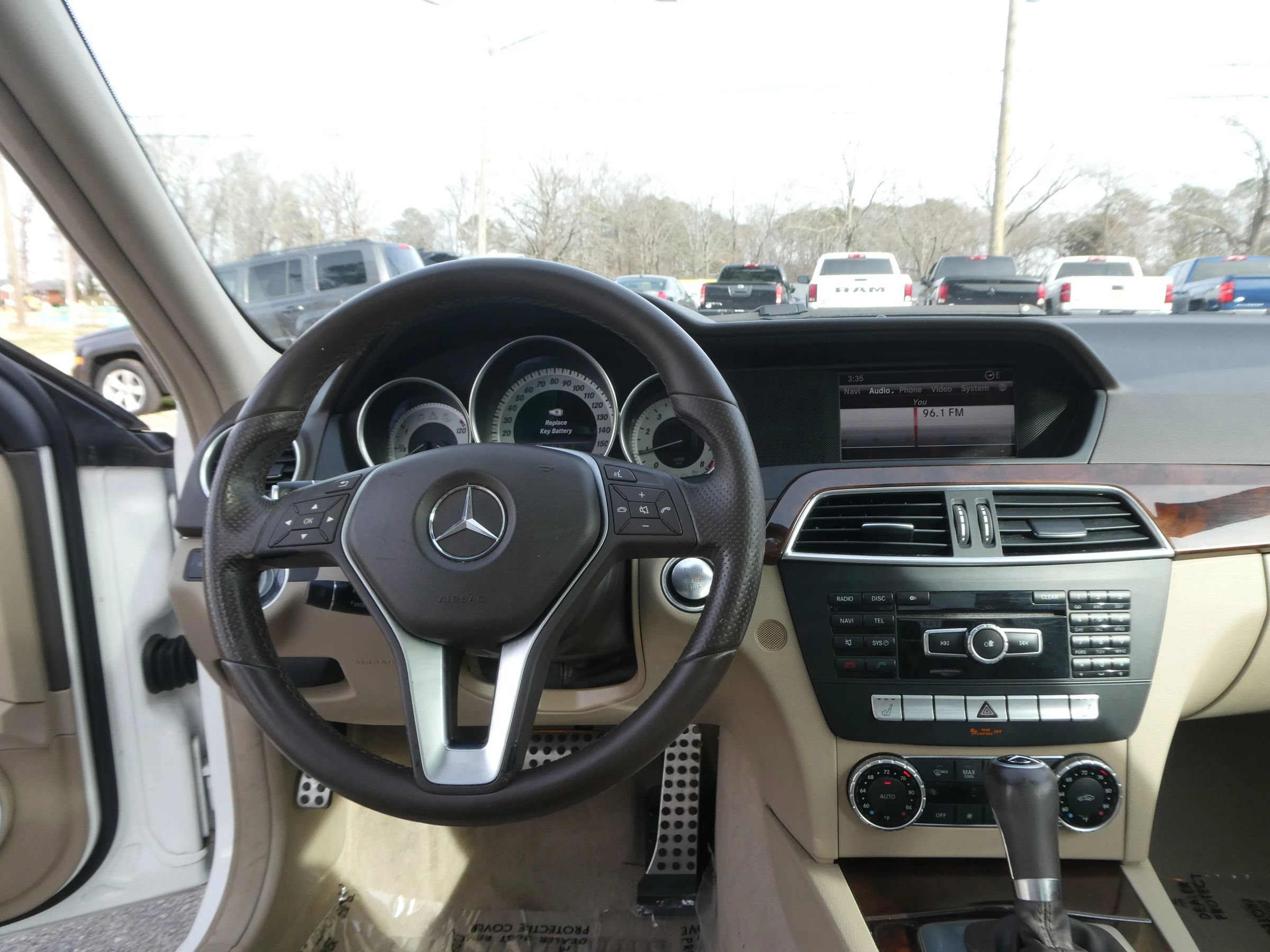 Used 2014 Mercedes-Benz C 250 Sedan image 14