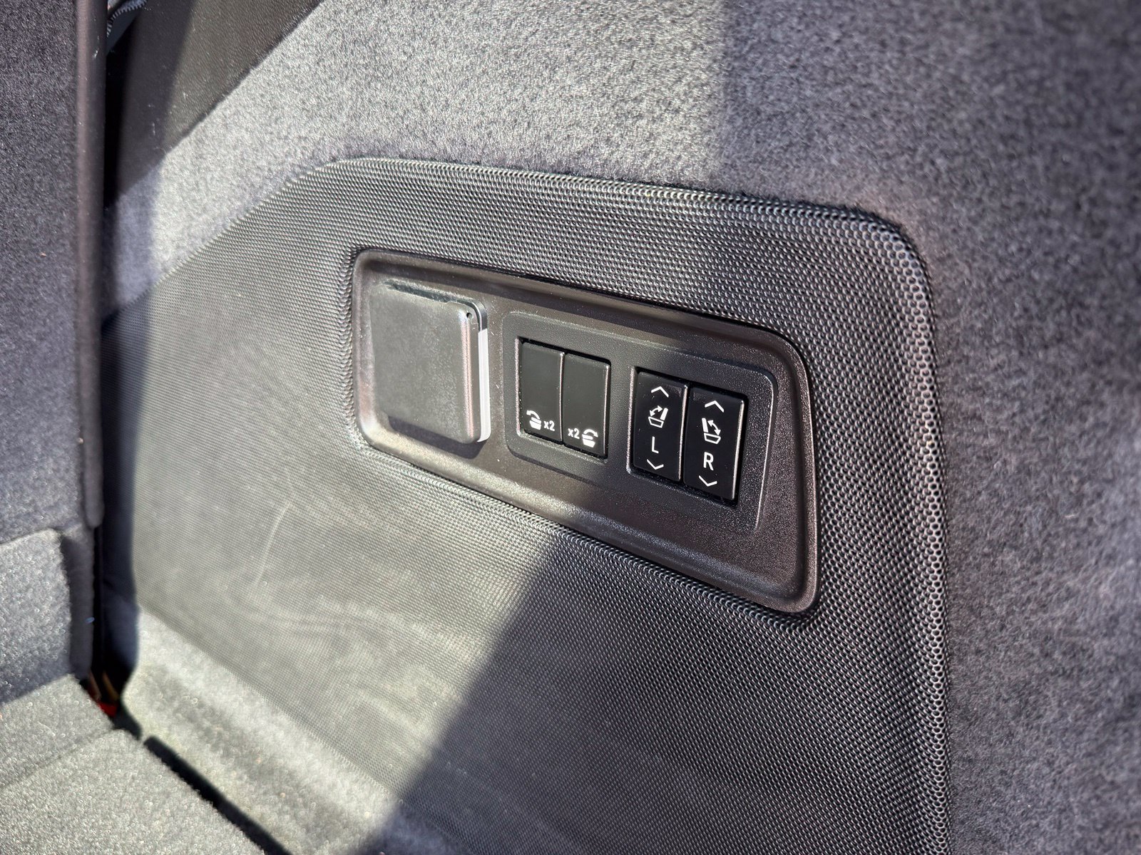 Used 2021 Cadillac Escalade Sport Platinum AWD/4WD image 46