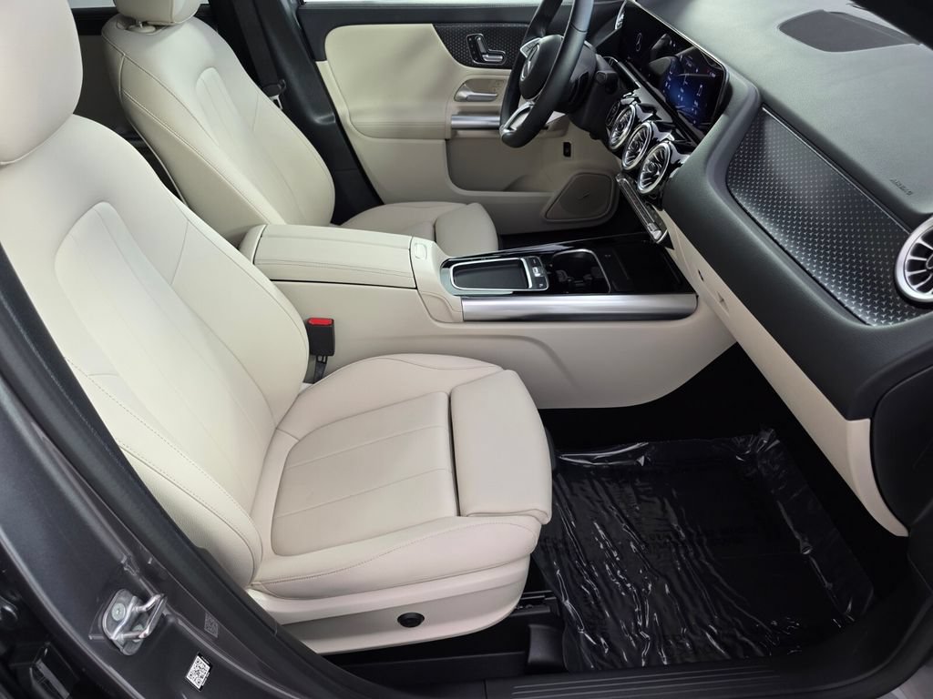 Certified 2025 Mercedes-Benz GLA 250 image 29