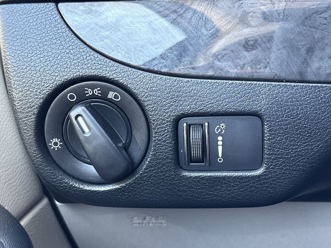 Used 2019 Dodge Grand Caravan SE w/ UConnect Hands-Free Group image 24