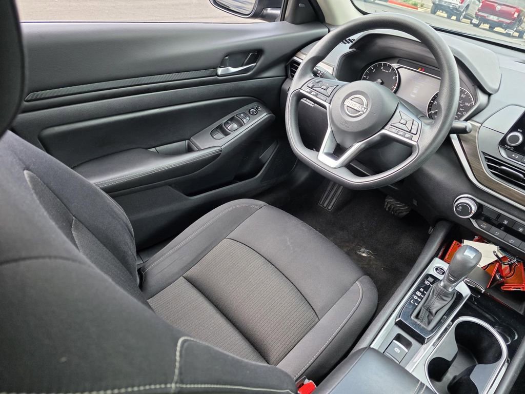 Used 2024 Nissan Altima 2.5 SV AWD/4WD image 26