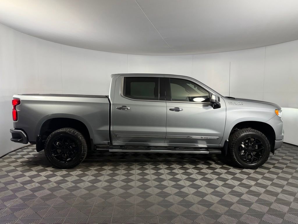 Used 2024 Chevrolet Silverado 1500 High Country w/ High Country Premium Package image 3