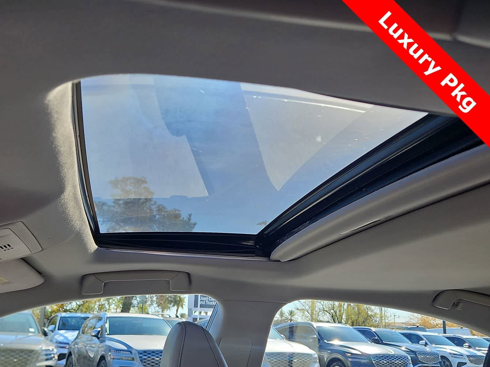 Used 2016 Lexus ES 350 w/ Luxury Package w/Wood Trim image 28