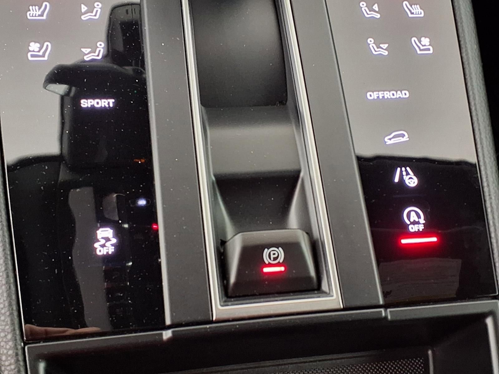 Used 2024 Porsche Macan Turbo image 26