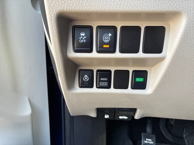 Used 2018 Nissan Rogue Sport SV w/ SV Technology Package AWD/4WD image 27
