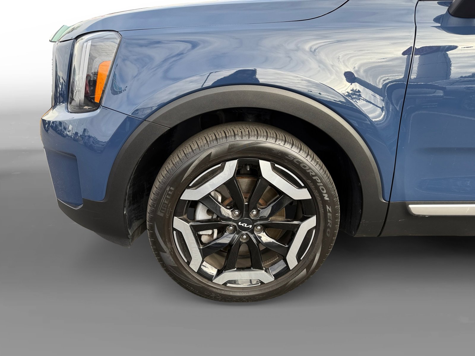 Used 2023 Kia Telluride EX image 9