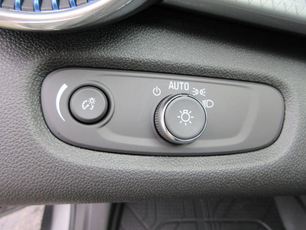 New 2026 Chevrolet Trax LT FWD image 22