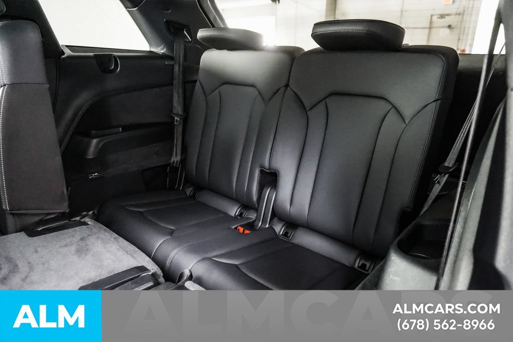 Used 2025 Audi Q7 3.0T Premium AWD/4WD image 17